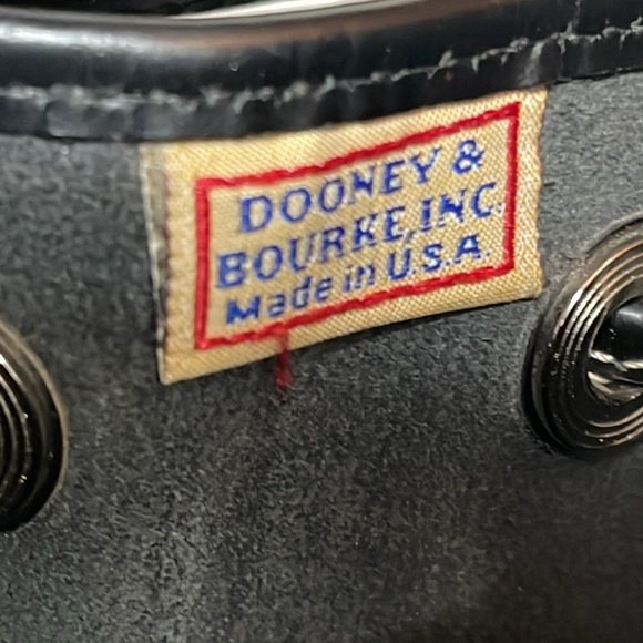 Dooney Bourke large leather drawstring bucket bag. Stunning leather. Signature - Picture 8 of 11